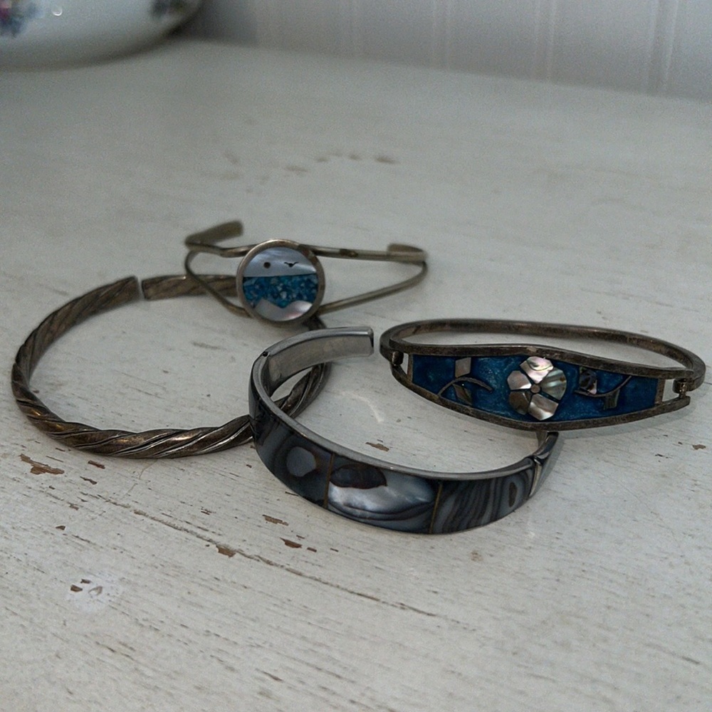 Lot 4 silver & silver tone bangle bracelet hinged mother of pearl - Picture 6 of 11